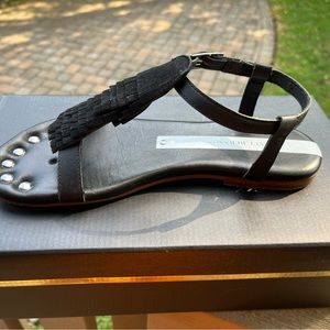 Matt Berson black suede fringe flat sandals size 6